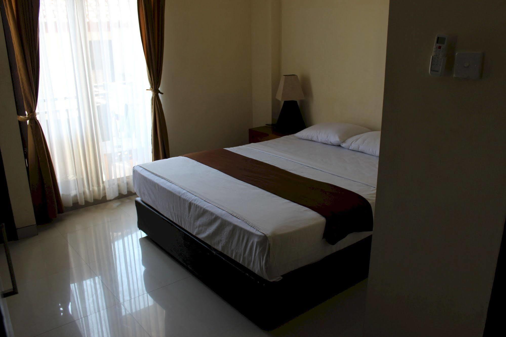 Ayu Beach Inn Kuta Lombok Exterior foto