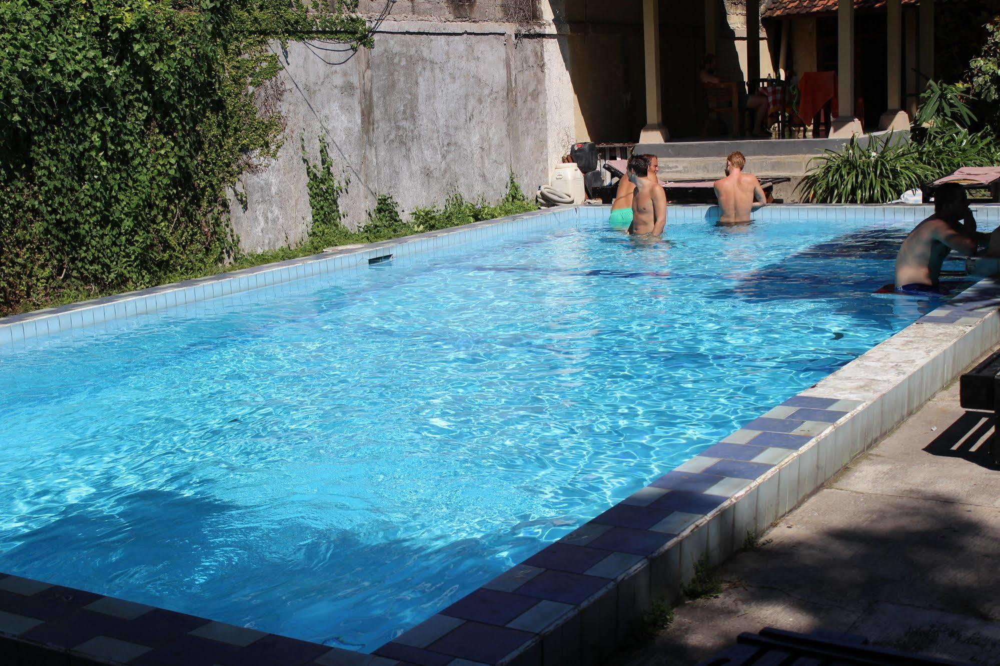 Ayu Beach Inn Kuta Lombok Exterior foto