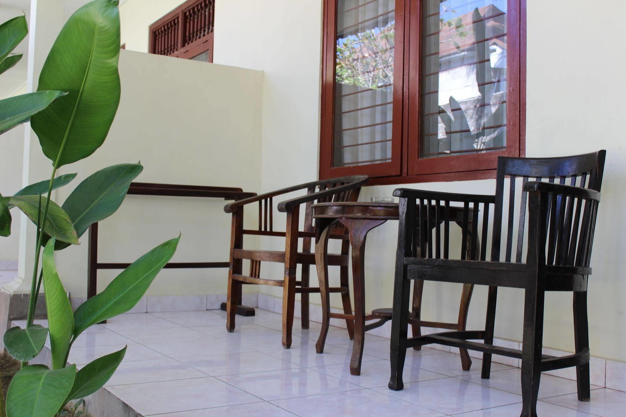 Ayu Beach Inn Kuta Lombok Exterior foto